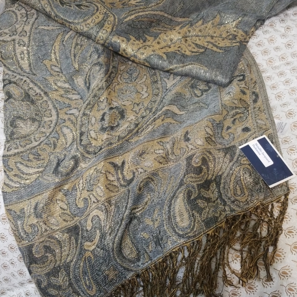 NEW! 2 PC BUNDLE! SHE&SKY TOP & PASHMINA SCARF! - Picture 3 of 8